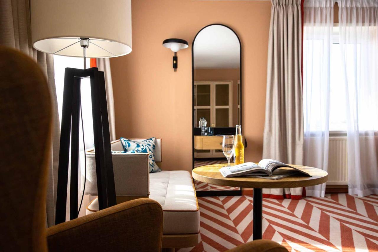 The Relais Cooden Beach And Spa Bexhill-on-Sea Exteriör bild