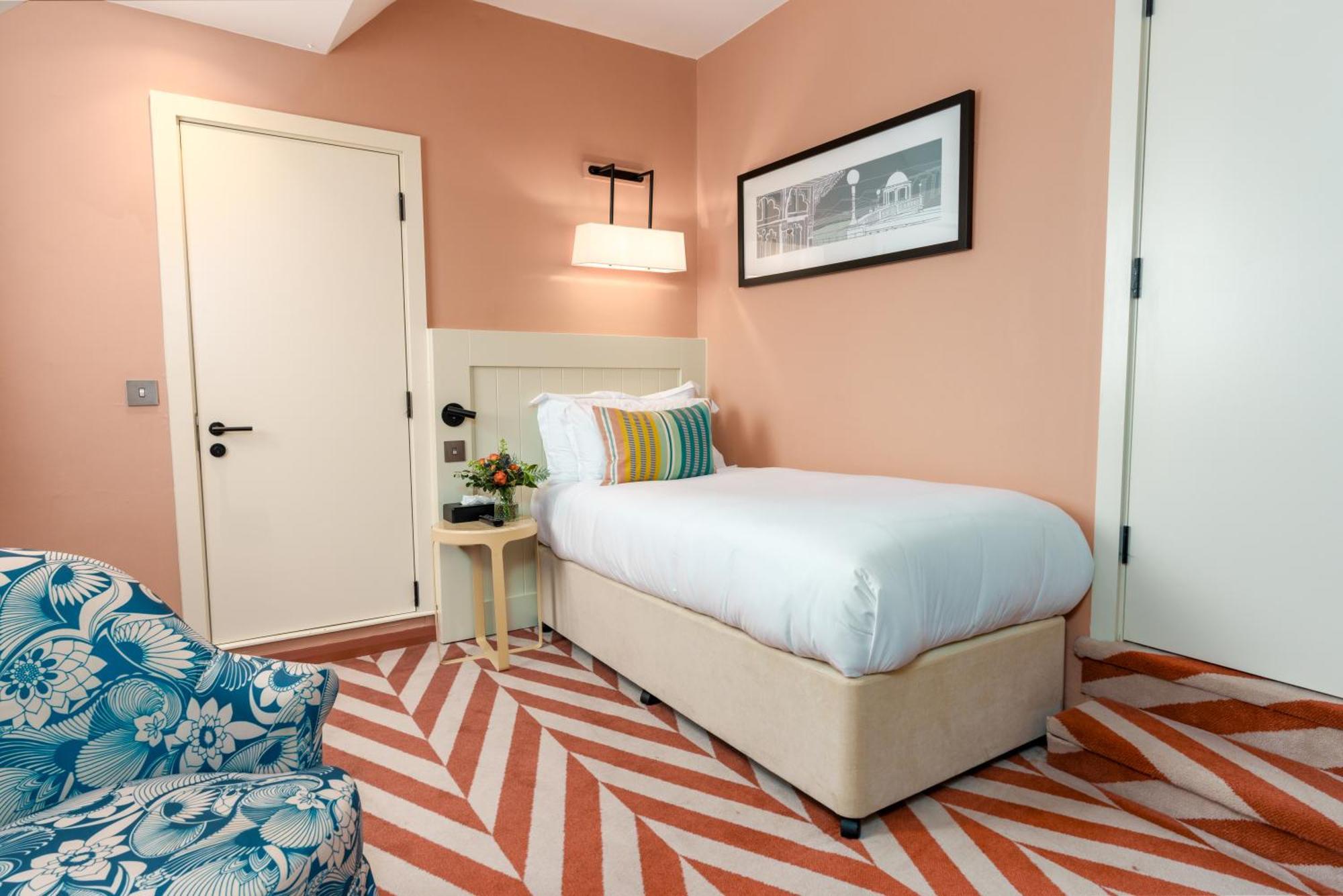 The Relais Cooden Beach And Spa Bexhill-on-Sea Exteriör bild